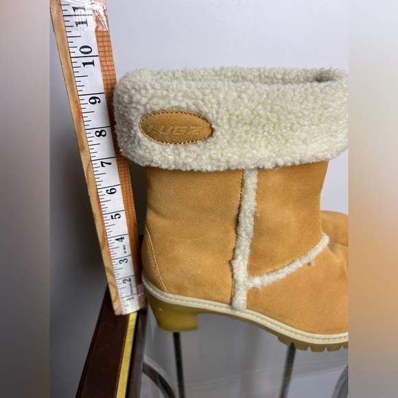 VTG Y2K LUGZ Sherpa Boots Size 9 Women’s Heeled Suede Leather Chunky Retro 90s